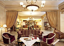 ホテル　ナポレオン　パリ　客室の写真